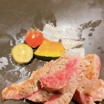 私のこだわり 肉の弥生 - ブロッコリーとズッキーニとお肉２枚食べてしまいました！写メ撮り忘れが多くて〜汗