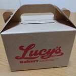 ルーシーズベーカリー - テイクアウト用のボックス