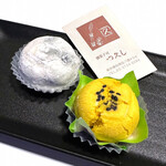 Tsukushi - 黒豆大福（税込190円）
      黄味しぐれ（税込200円）
