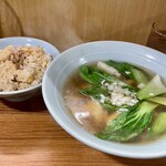 くぬぎ屋 - オリジナル醤油小+鶏そぼろ飯　840円+420円(税込)