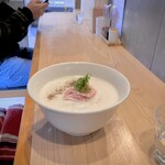 らーめんMAIKAGURA - トリュフ味噌Crema
            （ローストポーク、温玉、九条葱）