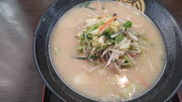 郡山のラーメン店『らーめん 幸司』 &ndash; コスパ抜群の味と雰囲気