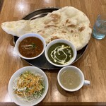 インドカレーレストラン ビシュヌデビ - ダブルセット（950円＋税）