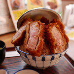 ヒロ - 特注 厚切り豚ヒレ肉 デススター盛り