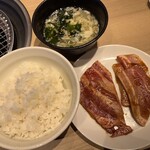 Kokusangyuu Yakiniku Kuidon - サービス焼肉セット