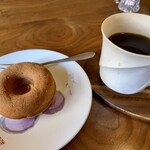 珈琲Muck - ドーナツ + コーヒー ¥550