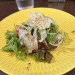 バルハチゴー - 青森県産本鮪のカルパッチョサラダ仕立て瞬間燻製