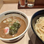 アンダーグラウンド ラーメン 頑者 - 