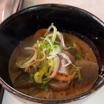 大益ドライブイン - モツ煮¥500(カレー風味で旨かったです)