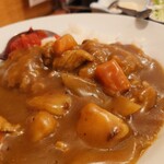 萬来軒 - 半カレーなのに、具がゴロゴロ。