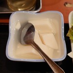 萬来軒 - 杏仁豆腐は固めの仕上がりなので好みです。