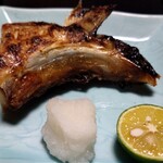 鮨よし - ブリカマの塩焼き