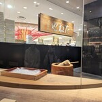 たねや茶屋 - 店内で餅ついてます