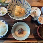 Namijiya - 奈美路揚げ膳１３００円。出来立ての厚揚げと鰹のづけがメインの定食です。ご飯がべちゃっと感じたのがマイナスです。