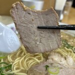 江ちゃんラーメン - チャーシューもリフト♪