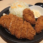 Tonkatsu Kagurazaka Sakura - 牡蠣フライとロースかつ定食