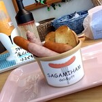 サガミハム直売店 DELI&GIFT - 食べ比べソーセージのセット♪後ろにはケチャップ、マスタード、チーズのソースが用意してあるのでお好みで♪