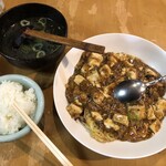 紅梅軒 - 料理写真:麻婆やきそば＋半ライス付き