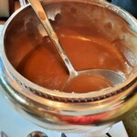 レストラン ヴァリエ - 熱々の栗のポタージュを目の前で注いで下さるライブ感が嬉しい♪路上での焼き栗が有名な、ポルトガルの栗を使うそう