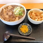 Sobadokoro Katsura - 温かい肉そばランチセット 大盛　１１８０円
