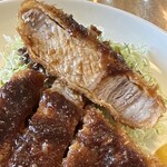 Tonton Tei - 特ロースかつの断面