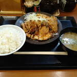 Kara yama - ...「二種盛り定食（913円）」、御飯大盛り無料。。