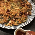 大 - 海鮮チヂミ！お約束の締め！粉少なめで海鮮が大ぶりだから美味いに決まってる！