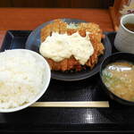 Karayama - ...「特盛り定食（840円）」+「ご飯大盛り（0円）」、タルタル食らうorz