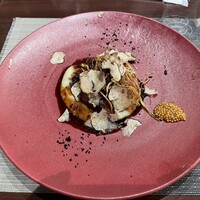 トラットリア イル レガーロ - 和牛のビステッカステーキ　※和牛のヒレかな？火入れ完璧でした。ソースはロッシーニ風？粒マスタードがアクセント。マッシュにもトリュフが入っているみたい。