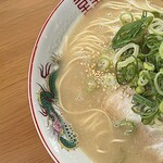 一楽ラーメン - 大盛りラーメン850円　左