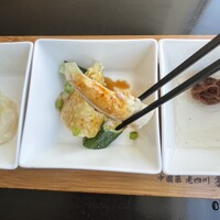 中国菜 老四川 飄香 銀座三越店 - 皮付きの鶏、皮付きが良いですね。
                      旨んあい╰(*´︶`*)╯♡