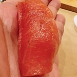 鮨 しゅん輔 - 戸井の延縄。大トロに近い部位の中トロ