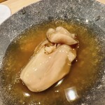 鮨 しゅん輔 - 煮牡蠣。そのお出汁を葛でまとめました