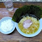 家系ラーメン まこと家 - ラーメン並900円＋のり増100円＋ライス小100円