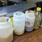 家系ラーメン まこと家 - 卓上味変調味料