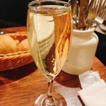 ワイン酒場 Bistro 2538 - なみなみ 白