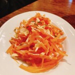 ワイン酒場 Bistro 2538 - キャロットラペのドレッシングがおいし～ 一人ひと皿でもいい