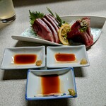 豚太郎 - お醤油と薬味のわさび、にんにく、生姜