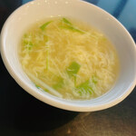 瑛翔楼 - 海鮮中華丼　¥1,100 セットのスープ