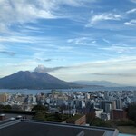 Shiroyama Hoteru Kagoshima - 部屋から見る桜島