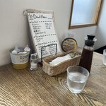 Cafe&kitchen MANABI - テーブル