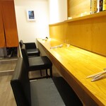 パスタとワインのお店 Piacere - カウンター席