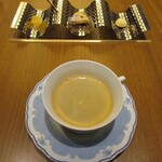 Derire - 小菓子～オレンジのパートドフリュイ・シュトーレン・マカロン・コーヒー