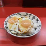 横浜家系ラーメン 黄金家 - 目玉焼丼¥290