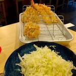 白いメンチカツ とんべい - 料理写真:白いメンチカツ、白いエビフライ、白いアジフライ