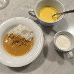 MORETHAN TAPAS LOUNGE - チキンカレー&パンプキンスープ&パンナコッタ