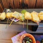 舞妓飯 - 左から、湯葉、かぼちゃ、椎茸、オクラ、鮟鱇、長芋