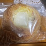 Miku Do Ru - クリームチーズクロワッサン¥210