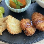 和歌の浦カフェ マーレライ - 和歌の浦ランチプレートの精進カツ2種（大豆ミートのフィレカツと野菜カツ）