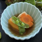 Wakanouracafe Malerei - お野菜の小鉢（高野豆腐・カボチャ・ニンジン・えんどう豆の炊き合わせ）